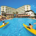 Febeach منتجع
