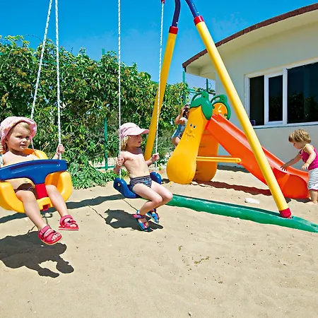 Febeach منتجع 4*