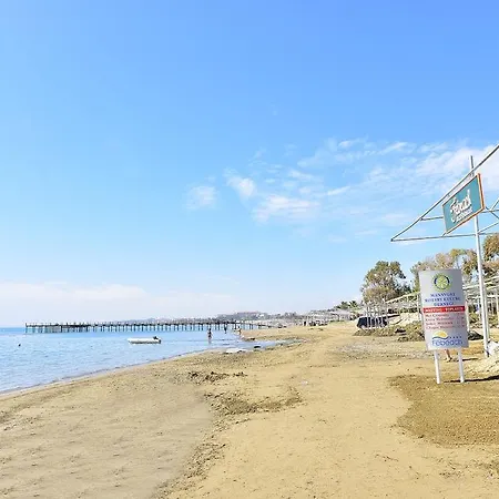 אתר נופש Febeach