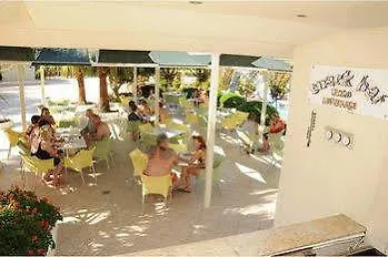 אתר נופש Febeach 4*