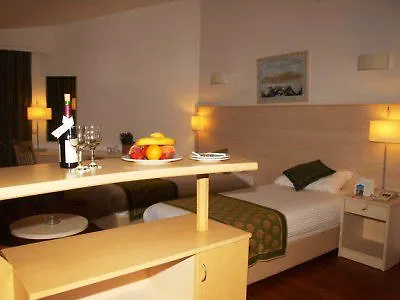 אתר נופש Febeach 4*