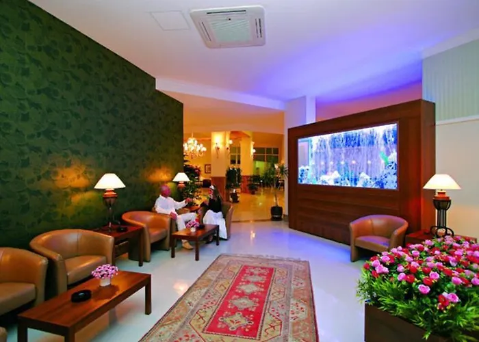 منتجع Febeach 4*