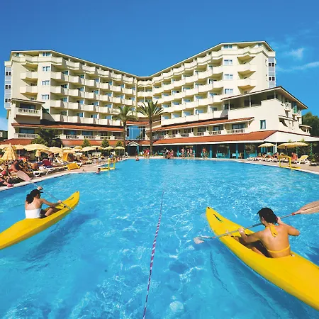 Febeach منتجع