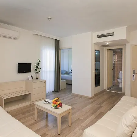 Febeach Курортний комплекс 4*